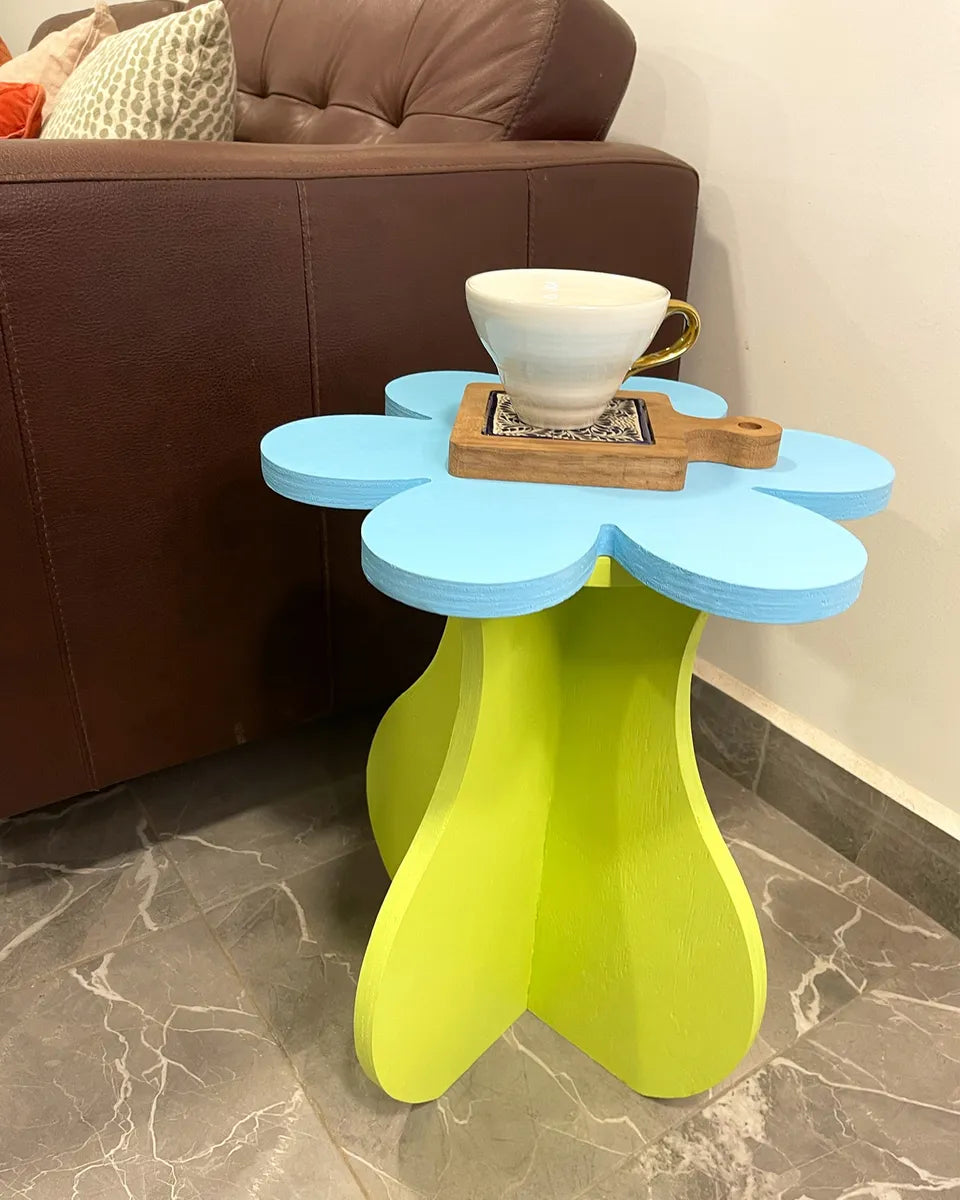 Mesa Lateral Auxiliar Apoyo Forma De Flor Mod Noa 41x46cm