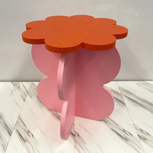 Cargar imagen en el visor de la galería, Mesa Lateral Auxiliar De Apoyo Forma De Flor Ellie 41x47cm