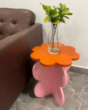 Cargar imagen en el visor de la galería, Mesa Lateral Auxiliar De Apoyo Forma De Flor Ellie 41x47cm