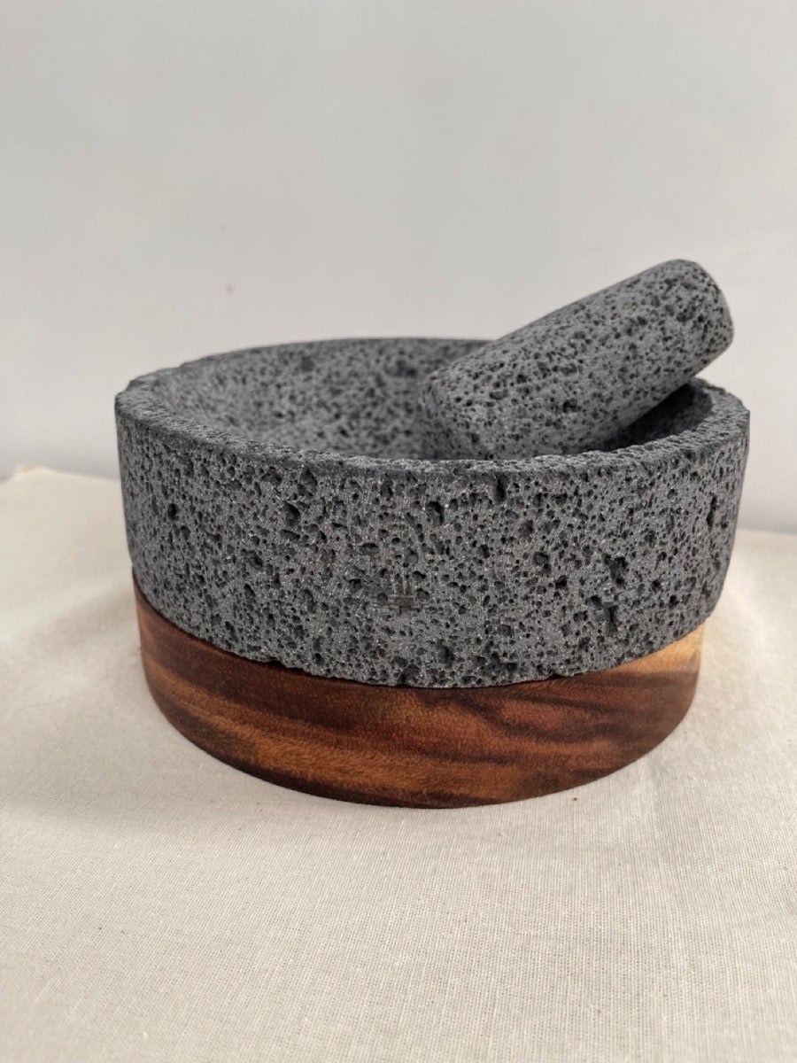 Molcajete de Piedra Volcánica con Base (Chico) - Calli 6"