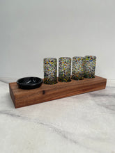 Cargar imagen en el visor de la galería, Tequilero de Tablón de Parota con Ramequin y Caballitos de Vidrio Soplado