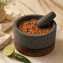 Cargar imagen en el visor de la galería, Molcajete de Piedra Volcánica con Base (Grande) - Calli 8"