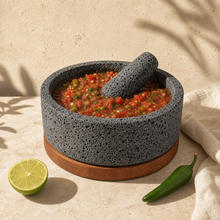 Load image in gallery viewer, Molcajete de Piedra Volcánica con Base de Pino - Calli 8"
