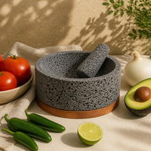 Load image in gallery viewer, Molcajete de Piedra Volcánica con Base de Pino - Calli 8"