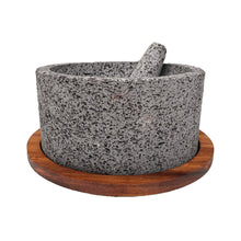 Load image in gallery viewer, Molcajete Calli de Piedra Volcánica con Base Y Tapa De Madera de Parota (4 Litros)