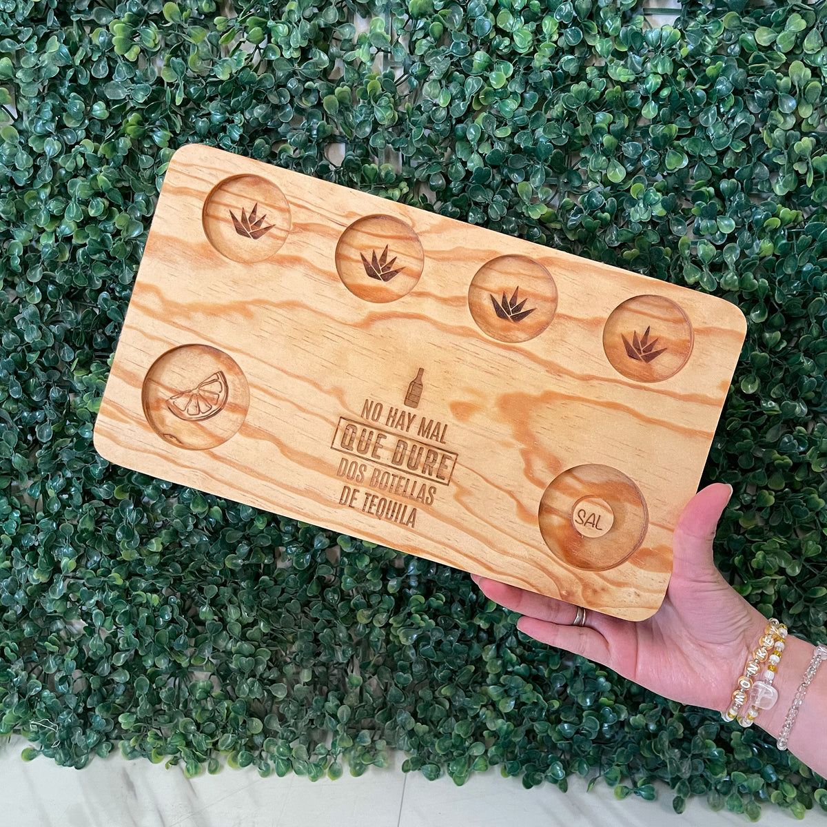 Tabla Tequilera Mezcalera para Shots (Rectangular) - Madera de Pino Estufada