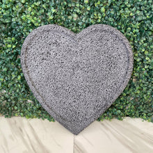 Cargar imagen en el visor de la galería, Comal | Plato Forma de Corazón De Piedra Volcánica