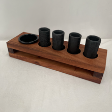 Cargar imagen en el visor de la galería, Tequilero de Parota con Ramequin y Caballitos de Barro Negro