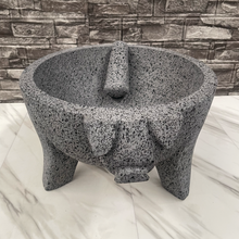 Load image in gallery viewer, Molcajete de Piedra Volcánica de Cochinito (4 Litros)