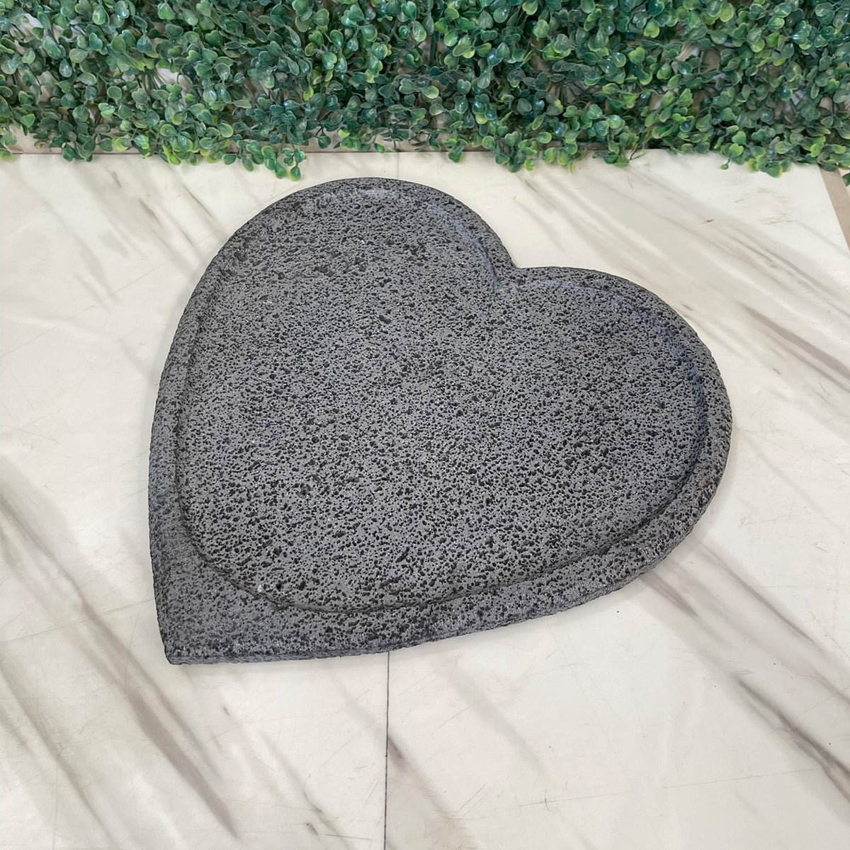 Remate- Comal | Plato Forma de Corazón De Piedra Volcánica