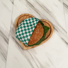 Load image in gallery viewer, Tabla de Corazón de Pino Premium Estufado Y Curado 20x18cm