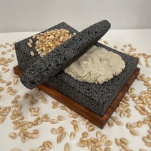 Cargar imagen en el visor de la galería, Metate de Piedra Volcánica con Metlapil y Base de Parota
