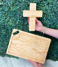 Load image in gallery viewer, Kit de Tabla Con Cruz para Centro de Mesa
