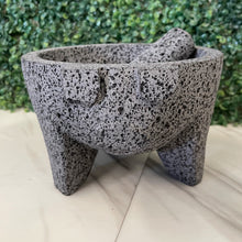 Load image in gallery viewer, Molcajete de Piedra Volcánica de Cochinito