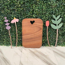 Load image in gallery viewer, Tabla de Picar, Charcutería con Corazón