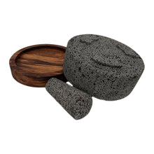 Cargar imagen en el visor de la galería, Remate - Molcajete de Piedra Volcánica con Base (Grande) - Calli 8"