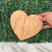 Load image in gallery viewer, Tabla de Corazón de Pino Premium Estufado Y Curado 20x18cm