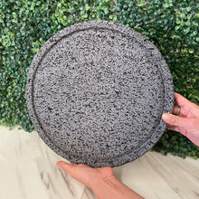 Cargar imagen en el visor de la galería, Comal | Plato Circular De Piedra Volcánica 30cm