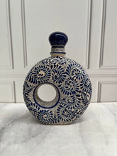 Cargar imagen en el visor de la galería, Botella Tequilera de Cerámica de Alta Temperatura