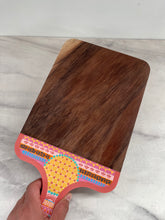 Load image in gallery viewer, Tabla con Mango Pintada a Mano
