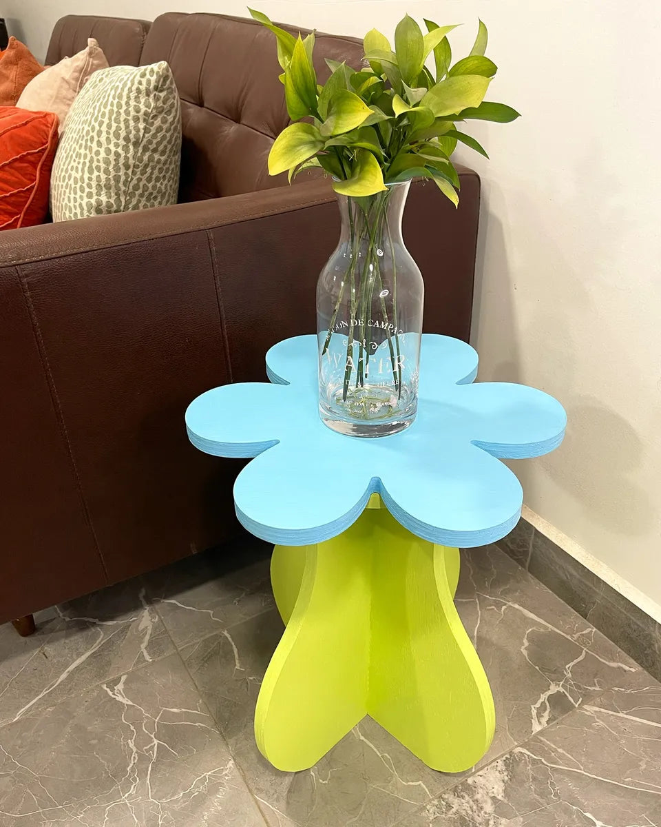 Mesa Lateral Auxiliar Apoyo Forma De Flor Mod Noa 41x46cm