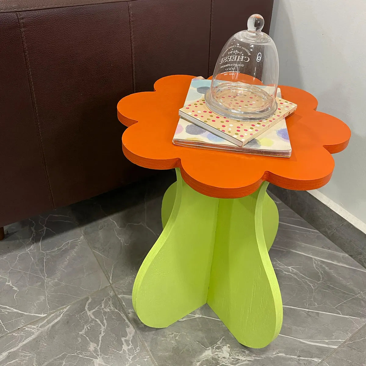 Mesa Lateral Auxiliar De Apoyo En Forma De Flor Arya 41x46cm