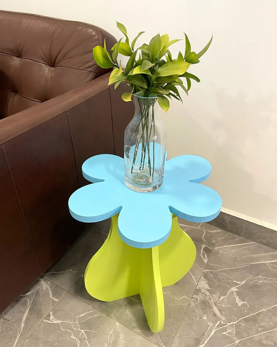 Mesa Lateral Auxiliar Apoyo Forma De Flor Mod Noa 41x46cm