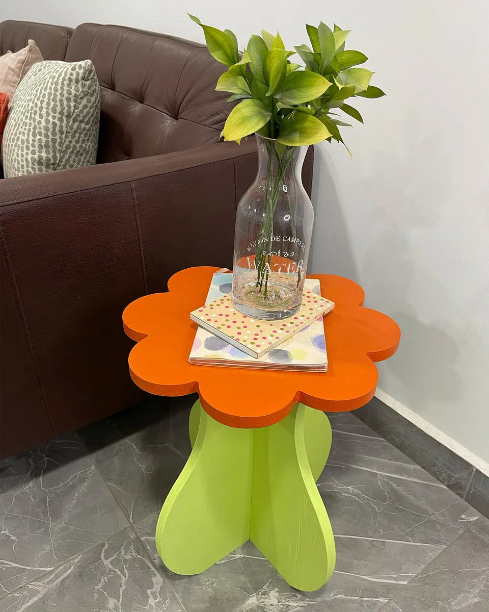 Mesa Lateral Auxiliar De Apoyo En Forma De Flor Arya 41x46cm
