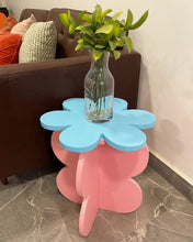 Load image in gallery viewer, Mesa Lateral Auxiliar Apoyo Forma De Flor Mod Lulu 41x46cm

