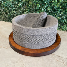 Cargar imagen en el visor de la galería, Molcajete Detalle de Rombos
