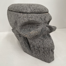 Cargar imagen en el visor de la galería, Molcajete en Forma de Cráneo de Piedra Volcánica
