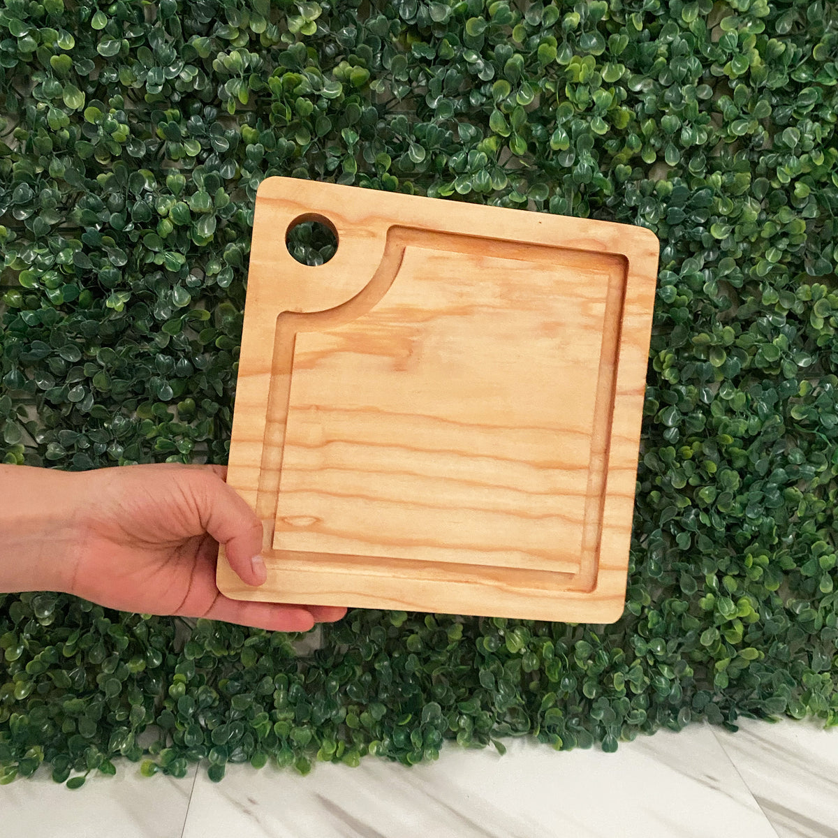 Tabla Cuadrada para Quesos O Charcutería De Pino 20cms
