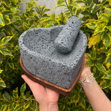 Cargar imagen en el visor de la galería, Molcajete en Forma de Corazón de Piedra Volcanica
