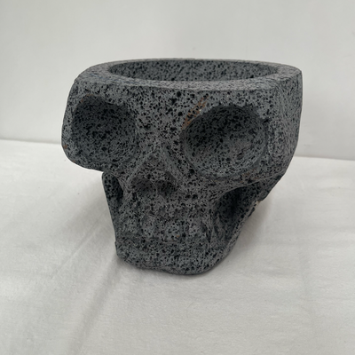 Molcajete en Forma de Cráneo de Piedra Volcánica Modelo 2