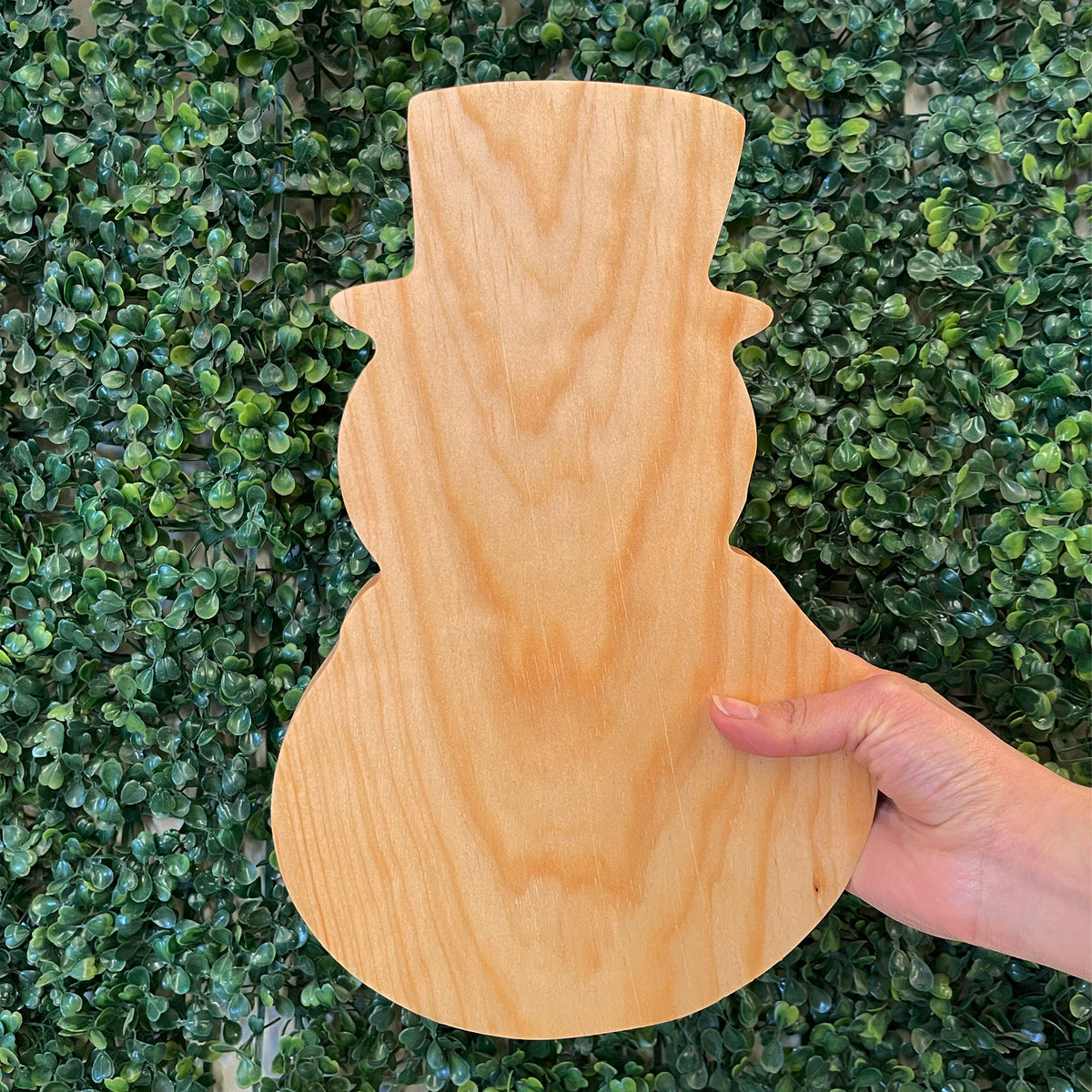 Tabla de Quesos o Charcutería en Forma de Mono de Nieve (Madera de Pino)