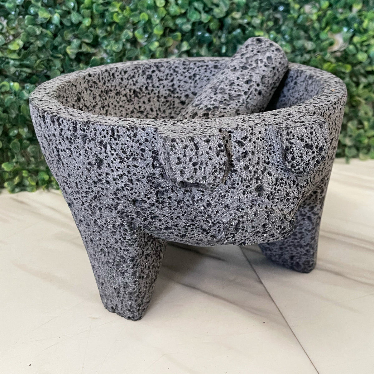 Molcajete de Piedra Volcánica de Cochinito