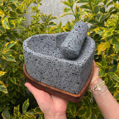 Remate- Molcajete en Forma de Corazón de Piedra Volcanica
