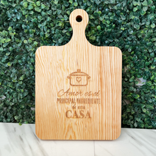 Load image in gallery viewer, Tabla Para Picar Premium - Madera Pino Estufado (Amor de Casa)
