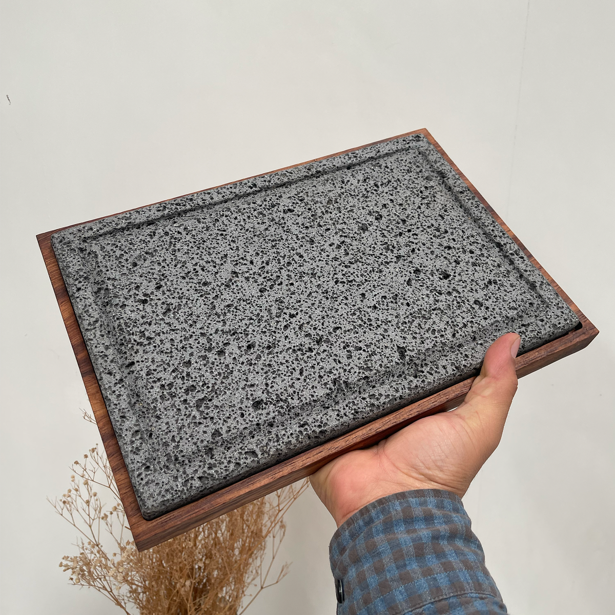 Plato de Piedra Volcánica con Base - Caxit