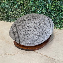 Cargar imagen en el visor de la galería, Molcajete de Piedra Volcánica en Forma de Balón
