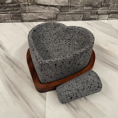 Remate- Molcajete en Forma de Corazón de Piedra Volcanica