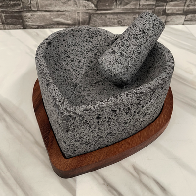Remate- Molcajete en Forma de Corazón de Piedra Volcanica