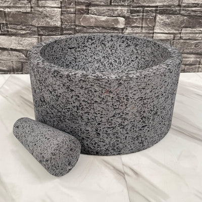 Molcajete Calli de Piedra Volcánica con Base Y Tapa De Madera de Parota (4 Litros)