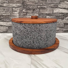 Load image in gallery viewer, Molcajete Calli de Piedra Volcánica con Base Y Tapa De Madera de Parota (4 Litros)
