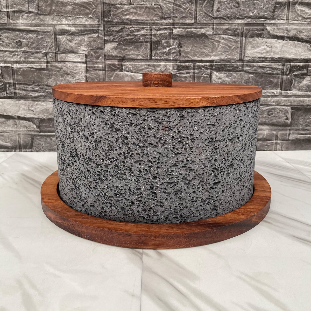 Molcajete Calli de Piedra Volcánica con Base Y Tapa De Madera de Parota (8 Litros)