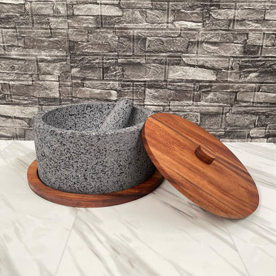 Molcajete Calli de Piedra Volcánica con Base Y Tapa De Madera de Parota (4 Litros)