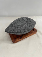 Cargar imagen en el visor de la galería, Molcajete de Piedra Volcánica en Forma de Balón
