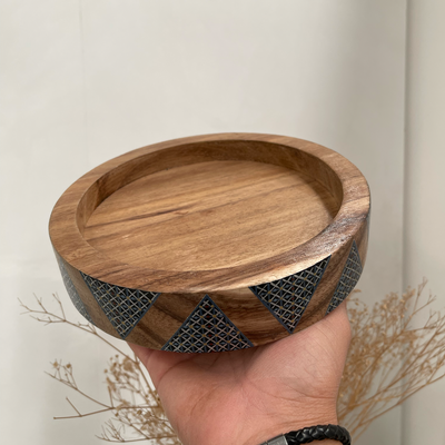 Molcajete de Piedra Volcánica con Base Pintada a Mano (Grande) - Calli 8" (Modelo E)