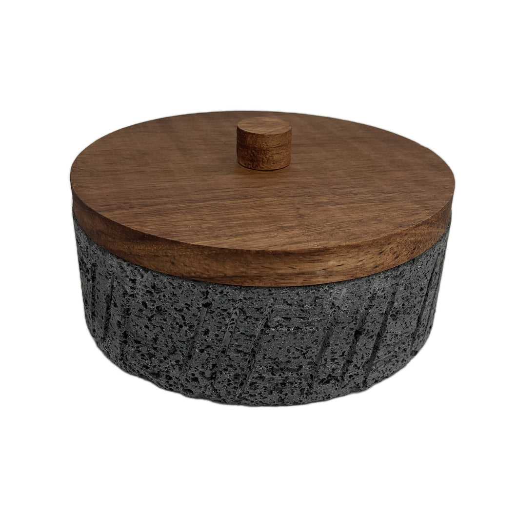 Tortillero De Piedra Volcánica Rayado Con Tapa de Madera de Parota - Xomolli
