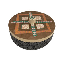 Cargar imagen en el visor de la galería, Tortillero De Piedra Volcánica Con Tapa de Madera de Parota Pintada a Mano - Tlahuanoni (Modelo D)
